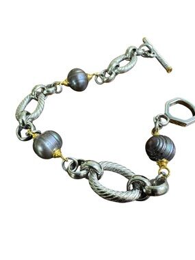Silver Tone Chain Bracelet with Gray Freshwater Pearls